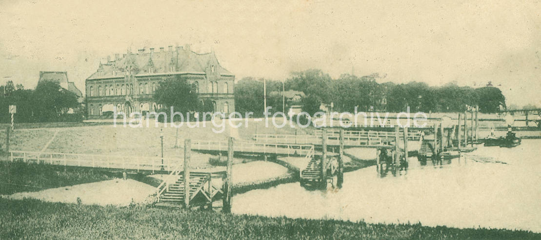 01162_45342 Zollhafen von Hamburg Rothenburgsort / Entenwerder. Wassertreppen und Anleger mit Dalben - Gebude vom Zollamt.