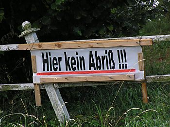 04_23180 Protestschild "Hier kein Abri!!!" (08/2003)