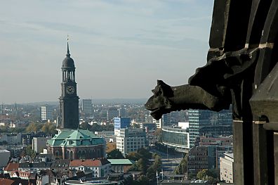 011_14571 - Blick auf die Rckseite der Michaeliskirche vom Turm der Nikolaikirche;