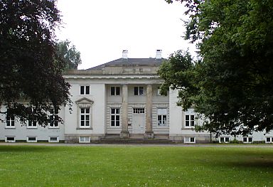 011_14906 - das ehem. Landhaus des Kaufmanns Godeffroy wurde 1789  - 1792 erbaut; der Architekt des Klassizismus- Gebudes war Christian Friedrich Hansen
