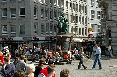 011_15139 - Gotthold Ephraim Lessing / Denkmal auf dem Gnsemarkt.