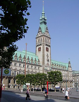 04_22695 Rathaus Hamburg, Blick von der Mnckebergstrasse; Schild einer Bushaltestelle im Vordergrund.