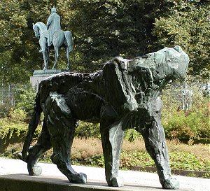 011_14955 - Blick zur Kaiser Wilhelm Skulptur von den Wallanlagen 