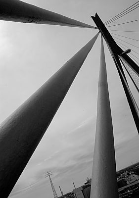011_15621 - die fast 4000m lange Khlbrandbrcke wird von 88 Stahlseilen getragen, die 10 cm dick sind.   