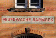 4664 Bilder aus den Hamburger Bezirken / Stadtteil Barmbek Sd. Historisches Gebude der Alten Feuerwehr in der Bachstrasse. Ziegelarchitektur  / Backsteinarchitektur der Hansestat Hamburg.