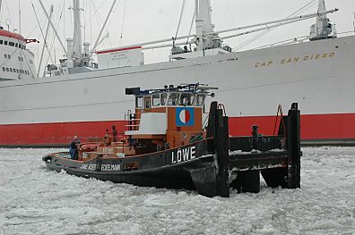 05_01809 - Schubschiff "Lwe" (ca. 1000 PS) mit hochgefahrenem Steuerhaus; kann auch als Eisbrecher eingesetzt werden. 