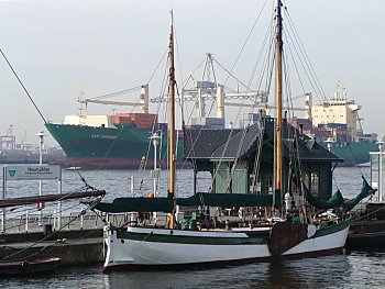 Fotos Hamburg Sehensw�rdigkeiten  Neum�hlen Museumshafen