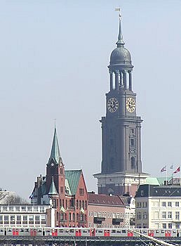 Bilder Hamburg Sehensw�rdigkeiten Kirchen St. Michaelis Landungsbr�cken 2002_1798_090