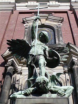 Bilder Hamburg Sehensw�rdigkeiten Kirchen St. Michaelis Eingangsportal 2002_1798_09
