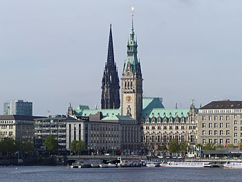 Fotos Hamburg Sehensw�rdigkeiten Rathaus Nikolaikirche Binnenalster