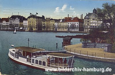 011_14188 - ein historischer Alsterdampfer kommt von der Lombardsbrcke; im Hintergrund  Neuer Jungfernstieg;  (ca. 1900)