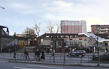 011_14842 Eingang U- und S-Bahn Berliner Tor, Blick ber die Brgerweide (2002) 