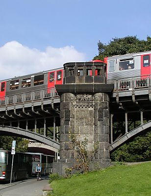 Brckenpfeiler Helgolnder Allee