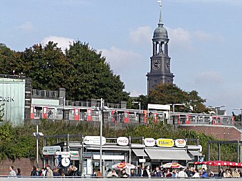 Blick von den St. Pauli Landungsbrcken