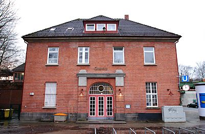 011_15336 Bahnhofsgebude der Haltestelle Ohlstedt; die Erffnung fand 1925 statt.