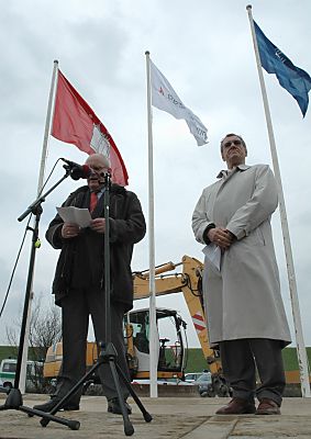 04_23157 Hamburg Wirtschaftssenator Gunnar Uldall + Airbuschef Gerhard Puttfarcken 