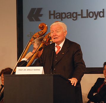 011_15845 - Rede von Prof. Dr. Arnulf Baring, Historiker / Publizist - der Inhalt seiner Rede veranlasste Teilnehmer der Veranstaltung aus dem Festzelt zu gehen und die GAL Hamburg eine Kleine Anfrage in der Hamburger Brgerschaft zu stellen.