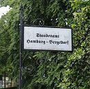 11_21512 Ein schmiedeeisernes Schild weist auf das Standesamt Hamburg Bergedorf hin.  www.hamburg-fotograf.com