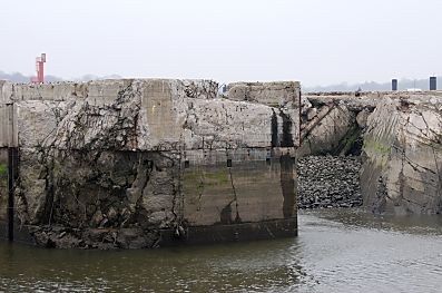 011_15386 die wieder freigelegte Ruine wurde als mahnender Ort der Geschichte 2006 hergerichtet.