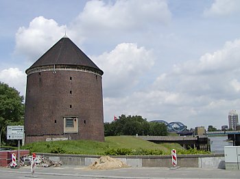 Hamburg Bunker / Schutzrume Veddeler Marktplatz
