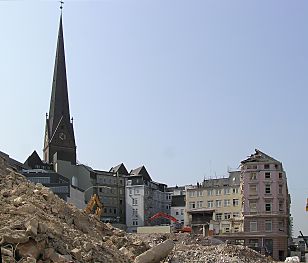 011_15172 - Bauschutt auf der Baustelle Europapassage.