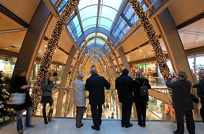 011_15264 - die Europapassage hat pro Tag ca. 100 000 Besucher; die Architektur von Bothe Richter Teherani ist für Hamburg Touristen eine Sehenswürdigkeit geworden.