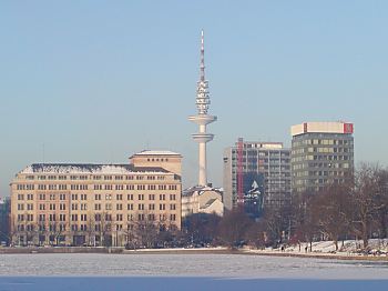 011_14641 - Binnenalster im Winter; rechts die Hochhuser an der Esplanade. 