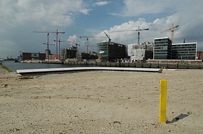 011_14705 Baustelle; Blick von den Marco-Polo- Terrassen zum Dalmannkai