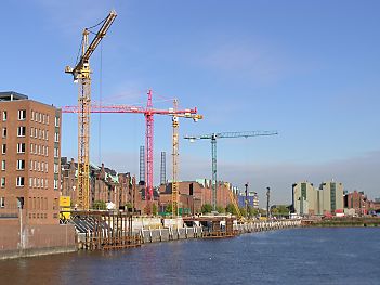 011_14706 Beginn der Bauarbeiten fr die Hafencity am Sandtorkai (10/2003)