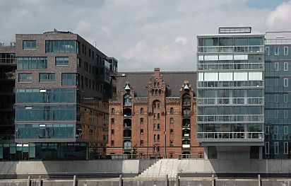 011_147013 moderne Architektur und Backstein - Lagerhuser am ehem. Hamburger Freihafen.