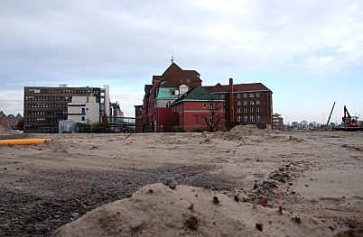 011_15232 die Baustelle auf dem zuknftigen Bereich vom berseequartier wird vorbereitet.