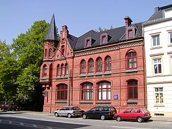 04_22756 - Helenenstift,Backstein- Architektur des Stiftsgebudes, Erkerturm