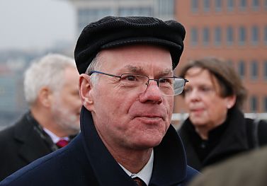 011_15429 Bundestagsprsidenten Norbert Lammert beim Hamburg Besuch auf dem Dach vom Kaispeicher.