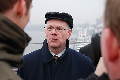 011_15430 Bundestagsprsidenten Norbert Lammert beim Hamburg Besuch auf dem Dach vom Kaispeicher.