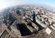 33_47943 Luftfoto von Hamburg - im Vordergrund das Kontorhausviertel, dahinter die Innenstadt Hamburgs mit den Kirchtrmen der Hamburger Hauptkirchen und dem Rathaus. Links der Zollkanal und die Speicherstadt, im Hintergrund die Elbe.  www.fotograf-hamburg.de