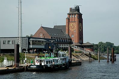 011_15819 - das Lotsenschiff liegt am Anleger. 