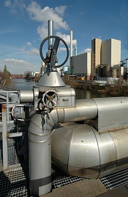 04_23065 technische Anlage der Fernwrmeleitung bei der Mllverbrennungsanlage Borsig- strasse. 