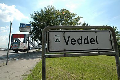 Schild Stadtteil Veddel; Elbbrücken