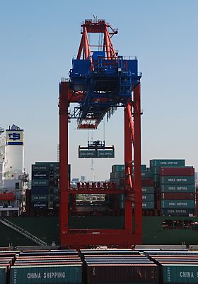 11_15758 - Containerbrcke von der Rckseite.