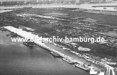 011_15697 - Bau des Burchardkais im Waltershofer Hafen ca. 1930; dieser Bereich des Hamburger Hafens befindet sich zu der Zeit am Rande Hamburgs und gehört zum Gebiet der damaligen Hafenerweiterung.