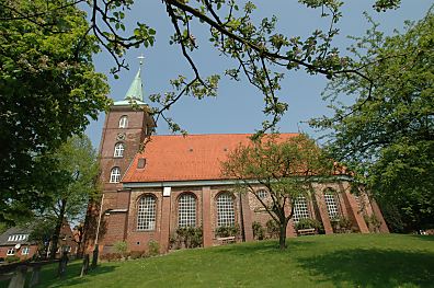 Apfelblte beim Kirchhof / St. Pankratius kirche 