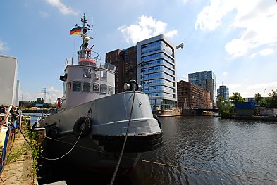 11_15785 - Blick vom Lotsekai ber den Lotsekanal zum Bahnhofskanal.