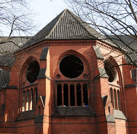 011_17414 - die Bleiglasfenster wurden ausgebaut und verkauft - hier sind die leeren Fensterhhlen der Heiligengeistkirche zu sehen. 