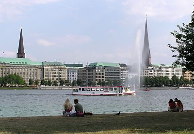 011_15680 - Blick ber die Binnenalster zum Ballindamm. 