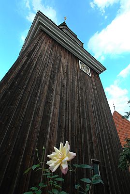 011_14988 - der freistehende hlzerne Glockenturm wurde 1761 errichtet. 