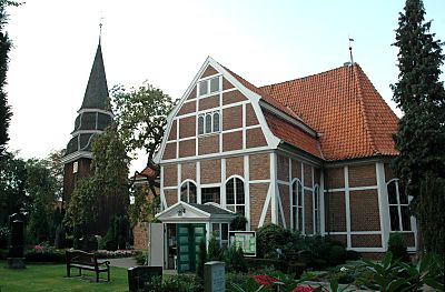 011_14990 - schon 1306 wurde die St. Johanniskirche urkundlich erwhnt; von 1599 .- 1603 wurde die jetzige Fachwerksaalkirche errichtet. 
