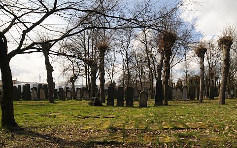 11_17441 - der jdische Friedhof in Bahrenfeld wurde nach der Schliessung des Altonaer Friedhofs an der Knigsstrasse 1873 angelegt