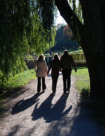 011_15800 - Herbstspaziergang im der Herbstsonne um den Stadtparksee;