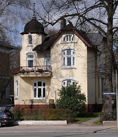 11_17430 - die Gründerzeit Villa zeugt von der ehem. historischen Bebauung am Bahrenfelder Markt. 