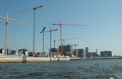 011_15753 - Blick in den Grasbrookhafen; am Ende der Hafenanlage entsteht die Marco Polo Terrasse (09/2006)